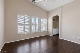 Photo #4: 2589768 Listing