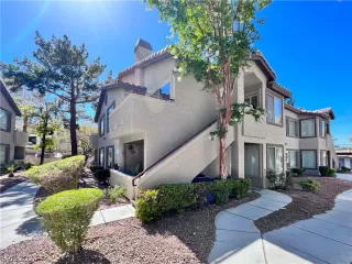 Photo #2: 2589819 Listing