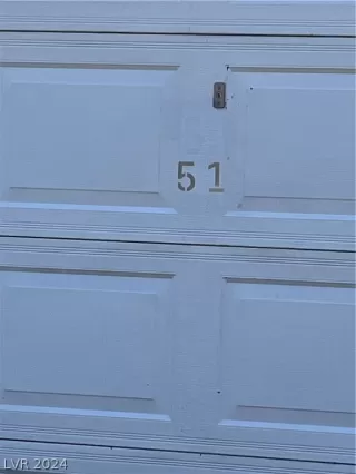 Photo #5: 2589821 Listing