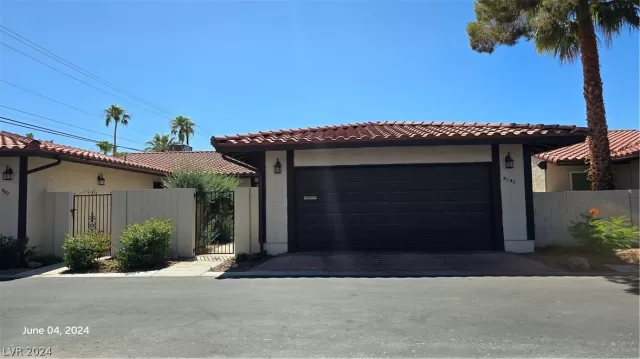MLS: 2589822 Condo For Sale
