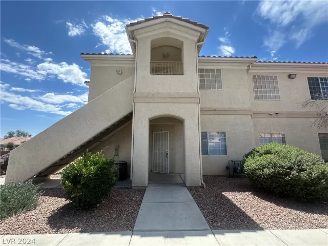 MLS: 2589829 Condo For Sale