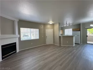 Photo #4: 2589829 Listing 