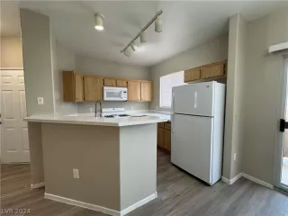 Photo #5: 2589829 Listing 