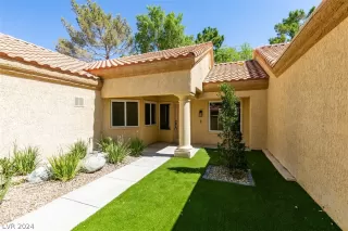 Photo #4: 2589837 Listing