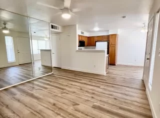 Photo #2: 2589841 Listing 