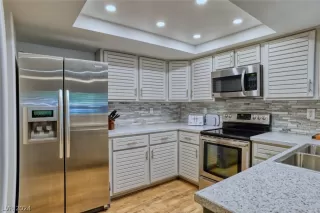 Photo #6: 2589843 Listing