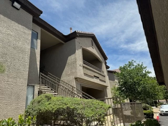 MLS: 2589844 Condo For Sale