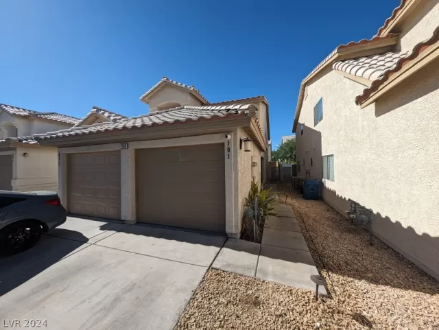 MLS: 2589847 Condo For Sale