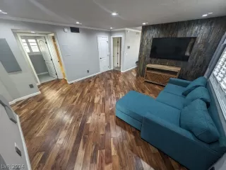 Photo #2: 2589847 Listing 