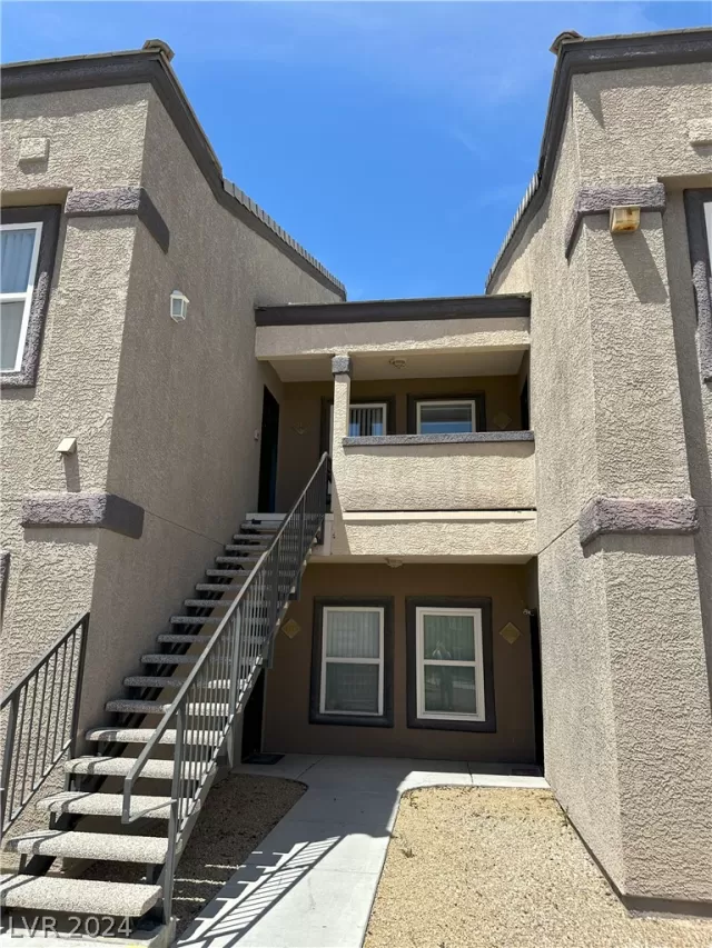 MLS: 2589852 Condo For Sale