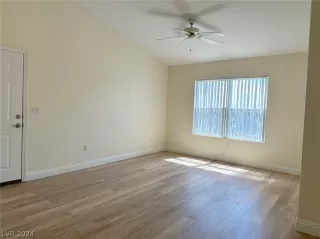 Photo #4: 2589852 Listing 