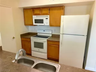 Photo #6: 2589852 Listing 