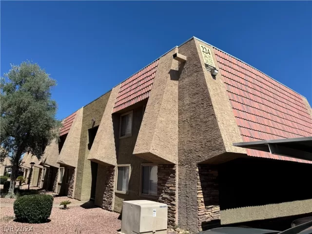 MLS: 2589857 Condo For Sale