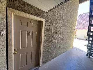 Photo #2: 2589857 Listing