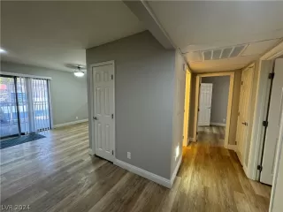 Photo #4: 2589857 Listing