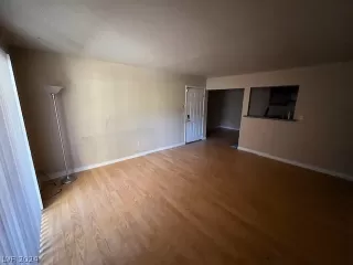 Photo #1: 2589864 Listing 