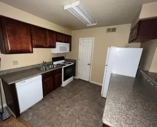 Photo #2: 2589864 Listing 