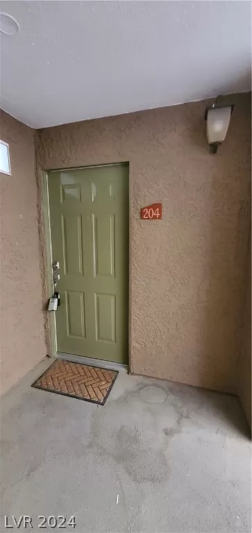 MLS: 2589885 Condo For Sale