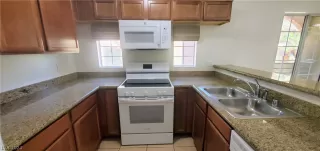 Photo #5: 2589885 Listing