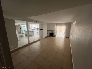 Photo #3: 2589888 Listing 