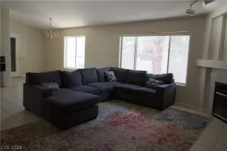 Photo #6: 2589890 Listing