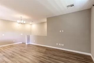 Photo #3: 2589896 Listing 