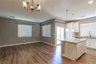 Photo #4: 2589896 Listing 