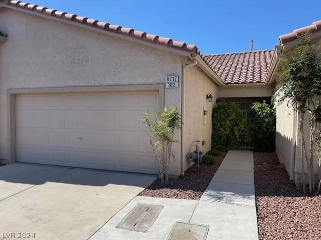 MLS: 2589905 Condo For Sale