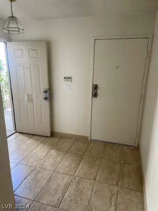 Photo #3: 2589905 Listing 