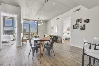 Photo #6: 2589915 Listing