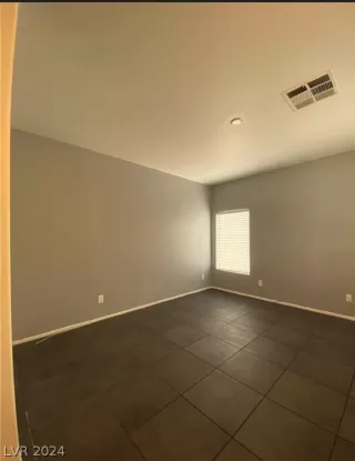 Photo #2: 2589928 Listing 