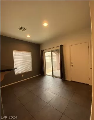 Photo #3: 2589928 Listing 