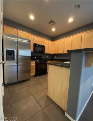 Photo #4: 2589928 Listing 