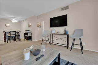 Photo #1: 2589954 Listing