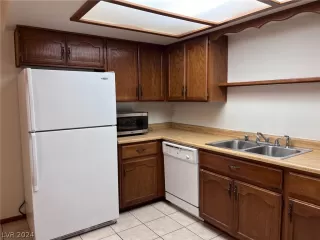 Photo #3: 2589971 Listing 