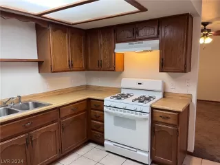 Photo #4: 2589971 Listing 