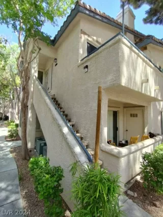 Photo #1: 2589997 Listing 