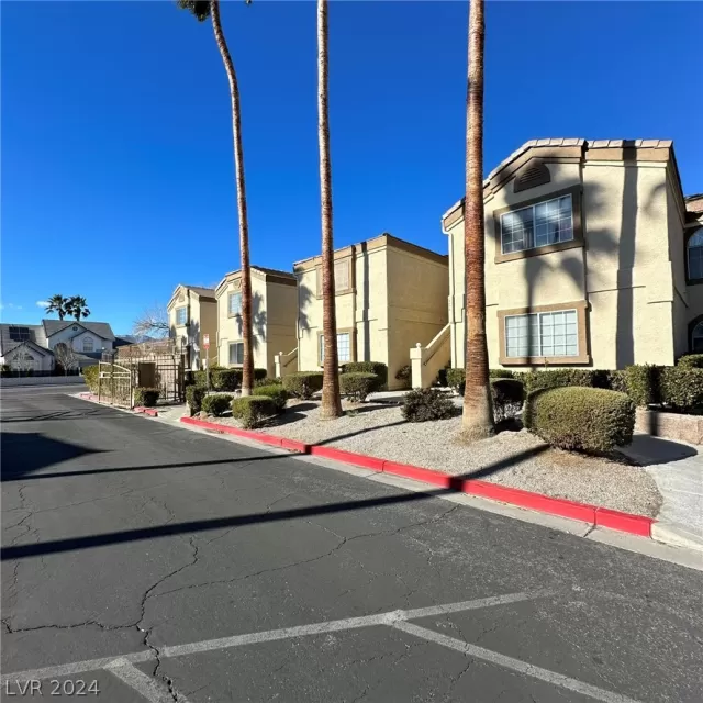 MLS: 2590024 Condo For Sale