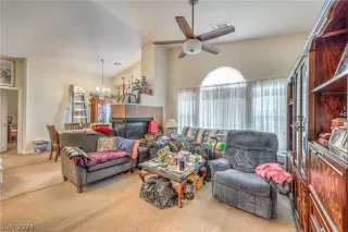 Photo #4: 2590050 Listing