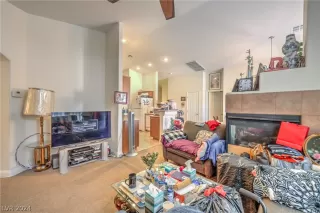 Photo #5: 2590050 Listing