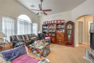 Photo #6: 2590050 Listing