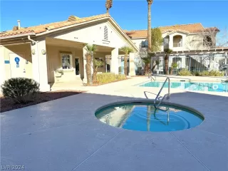 Photo #2: 2590076 Listing