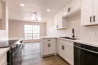 Photo #5: 2590102 Listing 