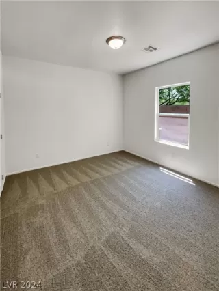 Photo #4: 2590112 Listing