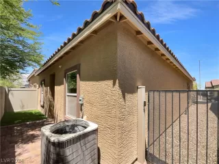 Photo #6: 2590112 Listing