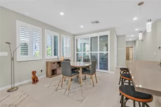 Photo #4: 2590118 Listing