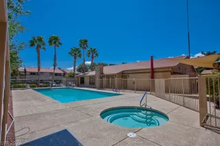 Photo #1: 2590121 Listing