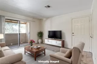 Photo #2: 2590121 Listing