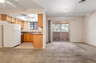 Photo #4: 2590121 Listing