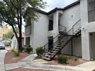 Photo #2: 2590122 Listing 